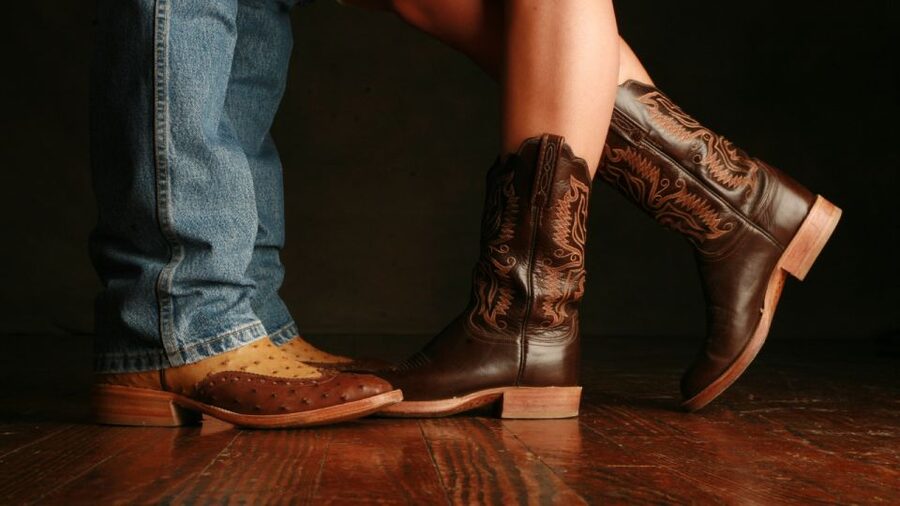 Las Vegas: Country Bar Crawl by Party Bus w/ Mixed Drinks - Meeting Your Host and Getting Your Wristband Fast