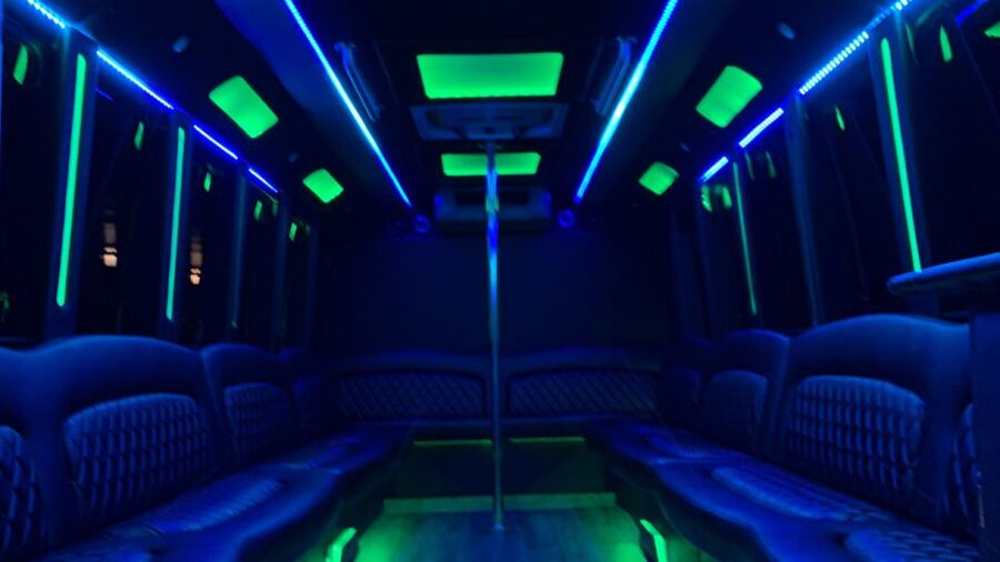 Las Vegas: Country Bar Crawl by Party Bus w/ Mixed Drinks - Drinks and Extra Costs: Plan for Bar Cocktails