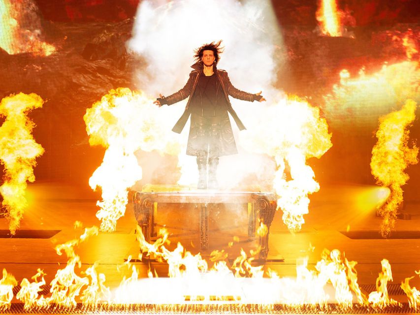 Las Vegas: Criss Angel MINDFREAK® Show at Planet Hollywood - When stage talk enters the act: mature content and what to expect