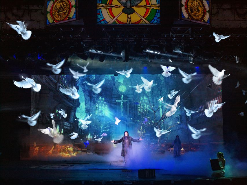 Las Vegas: Criss Angel MINDFREAK® Show at Planet Hollywood - Who should book MINDFREAK, and who should skip it