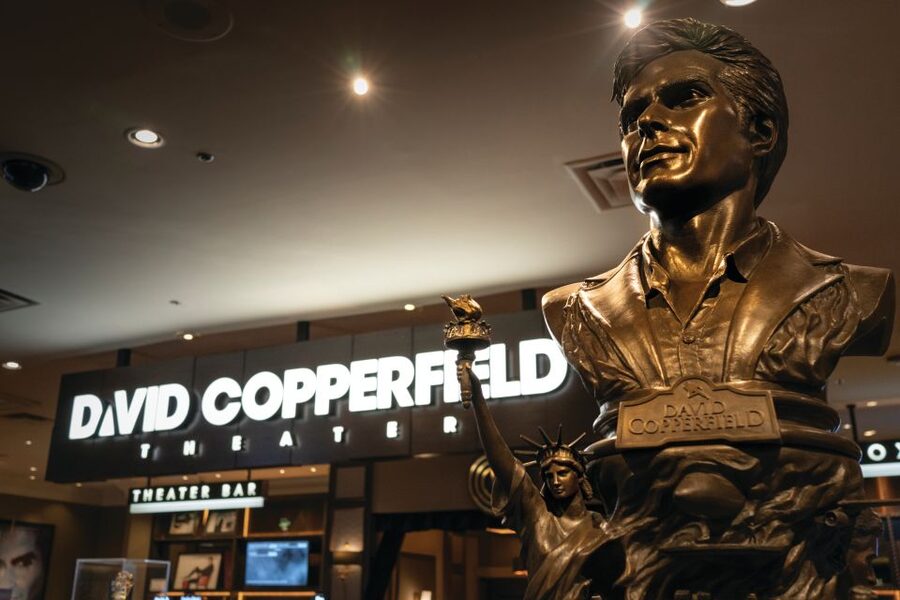 Las Vegas: David Copperfield at the MGM Grand - Entering the MGM Grand: finding the theater the easy way