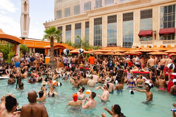 Las Vegas Day Club Crawl & Party Bus VIP Tour - Dressing Rules: How to Avoid the Day-Club Entry Headache