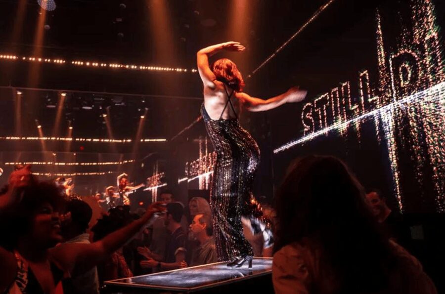 Las Vegas: DiscoShow at the LINQ Hotel - Accessibility and the Glitterloft stairs: what you should know ahead