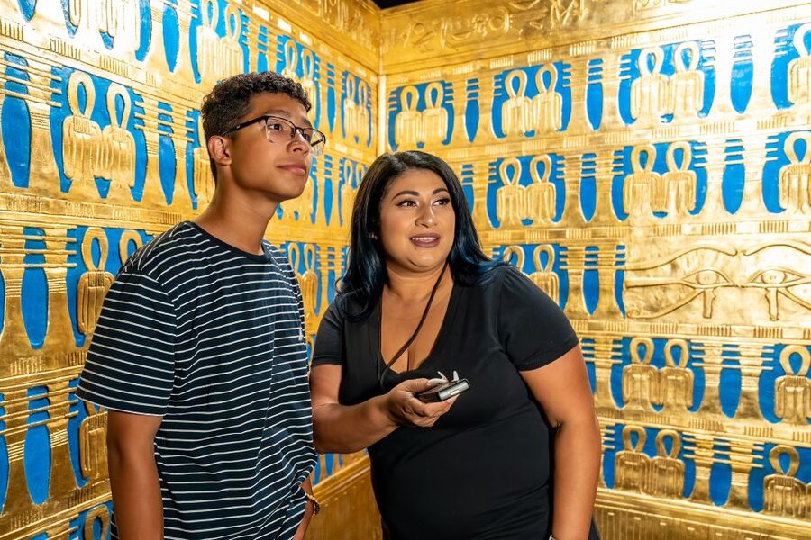 Las Vegas: Discovering King Tut’s Tomb Exhibit at the Luxor - Replicas That Let You Admire the Details Without Worry