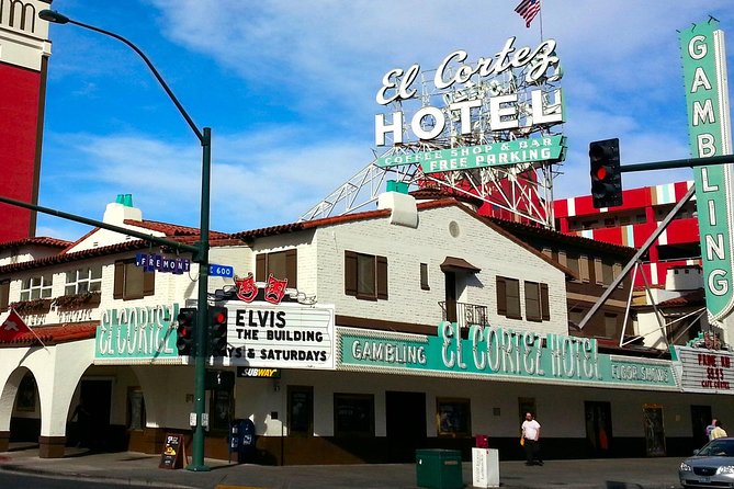 Las Vegas Downtown & Fremont Street - Guided Walking Tour - Stop 1: Downtown Las Vegas and the walk-through-time effect (about 30 minutes)