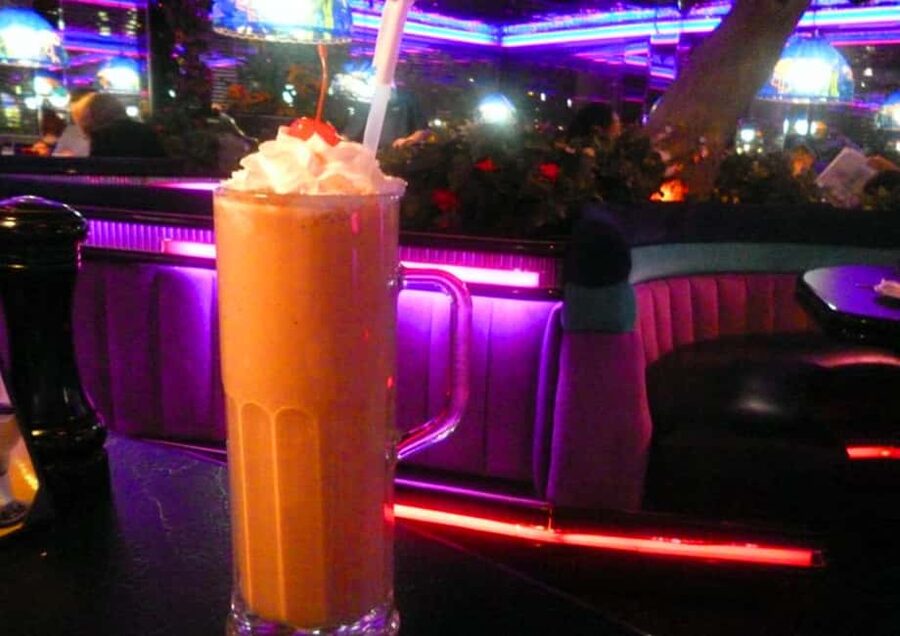 Las Vegas: Elvis Presley History Walking Tour of Landmarks - Milkshakes at the Peppermill, plus the Hound Dog cocktail option