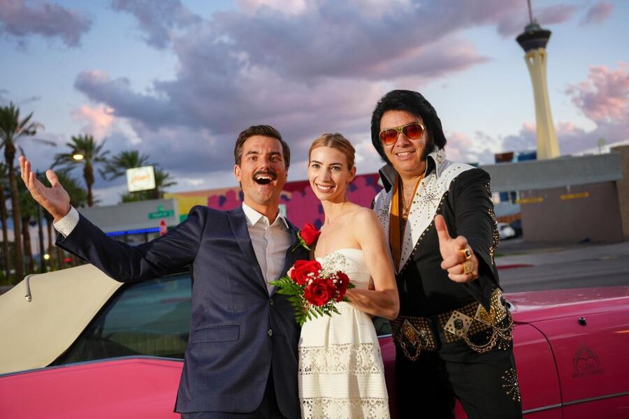 Las Vegas: Elvis Themed Wedding with Limousine - Rules and small details that can save you stress