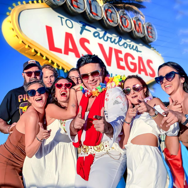 Las Vegas: Elvis Wedding with Las Vegas Sign Photos Included - The Vegas Chapel Setting: HD Video, Sound, and Show-Worthy Photos