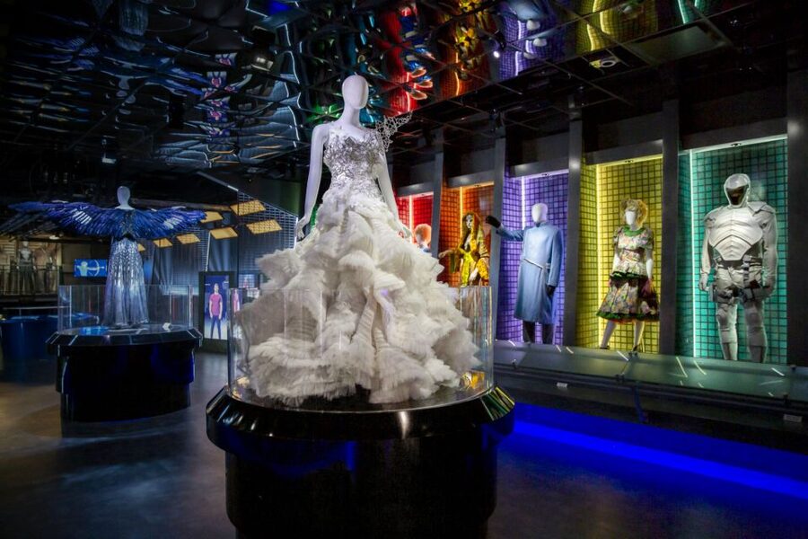 Las Vegas Explorer Pass: Tickets for 2-7 Attractions - Dining credits and meal options near the LINQ and Planet Hollywood