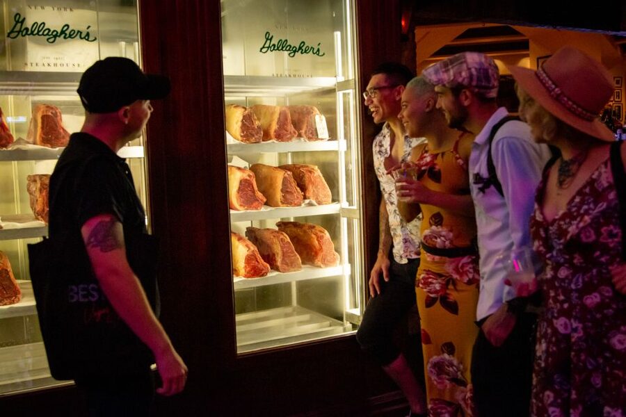 Las Vegas: Foodie Walking Tour on The Strip with Tastings - Bellagio finale: gelato by the World’s Largest Chocolate Fountain and Chihuly in the lobby
