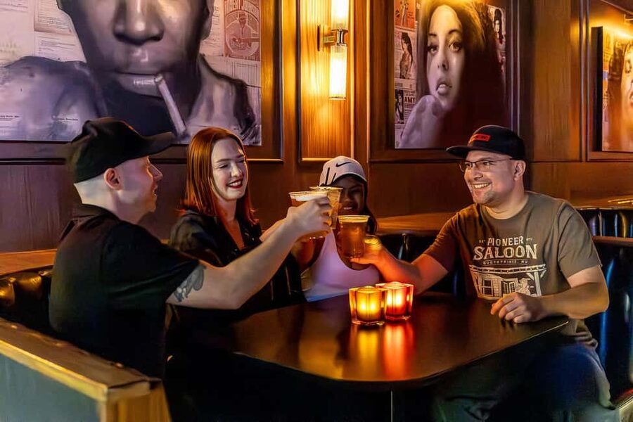 Las Vegas: Fremont Experience Guided Walking Tour & Drinks - Price and value: what $89 buys you