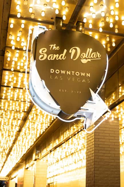 Las Vegas: Fremont Experience Guided Walking Tour & Drinks - Who this tour fits best