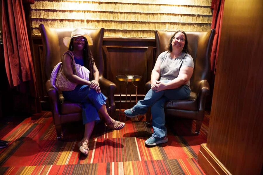 Las Vegas: Fremont Street Secrets & Red Light History Walk - Circa, Fremont Street Experience, and the Photo-Stop Strategy
