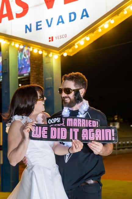 Las Vegas: Gold Elvis Vow Renewal or Wedding at Welcome Sign - Who This Is Best For (and Who Should Check Before Booking)