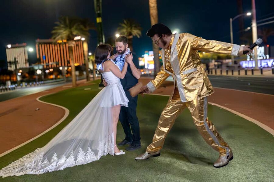 Las Vegas: Gold Elvis Vow Renewal or Wedding at Welcome Sign - Elvis Vows and the First-Dance Serenade: Love, Laughs, and a Real Moment