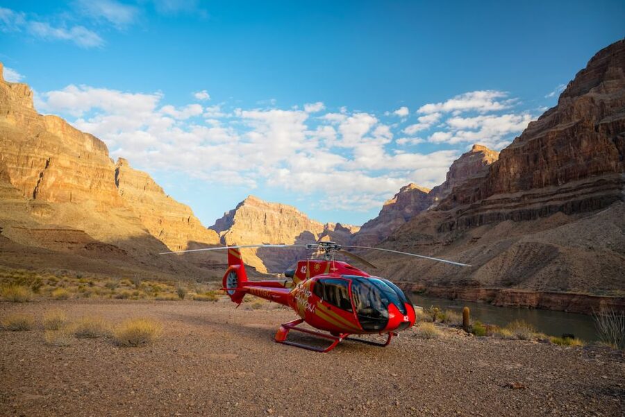 Las Vegas: Grand Canyon Helicopter Landing Tour - The Flight Over Lake Mead, Hoover Dam, and the Mojave