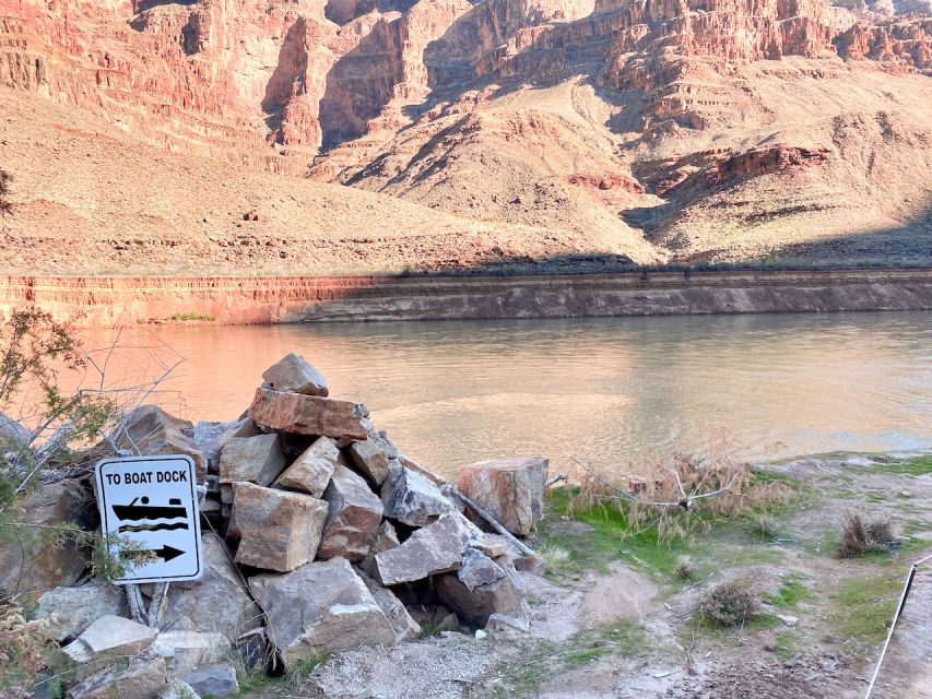 Las Vegas: Grand Canyon Helicopter Ride, Boat Tour & Skywalk - Small-group pacing, guide support, and what’s included
