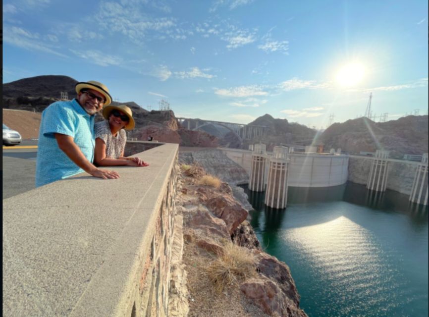 Las Vegas: Grand Canyon, Hoover Dam & 7 Magic Mountains Tour - Seven Magic Mountains: desert art you can walk through