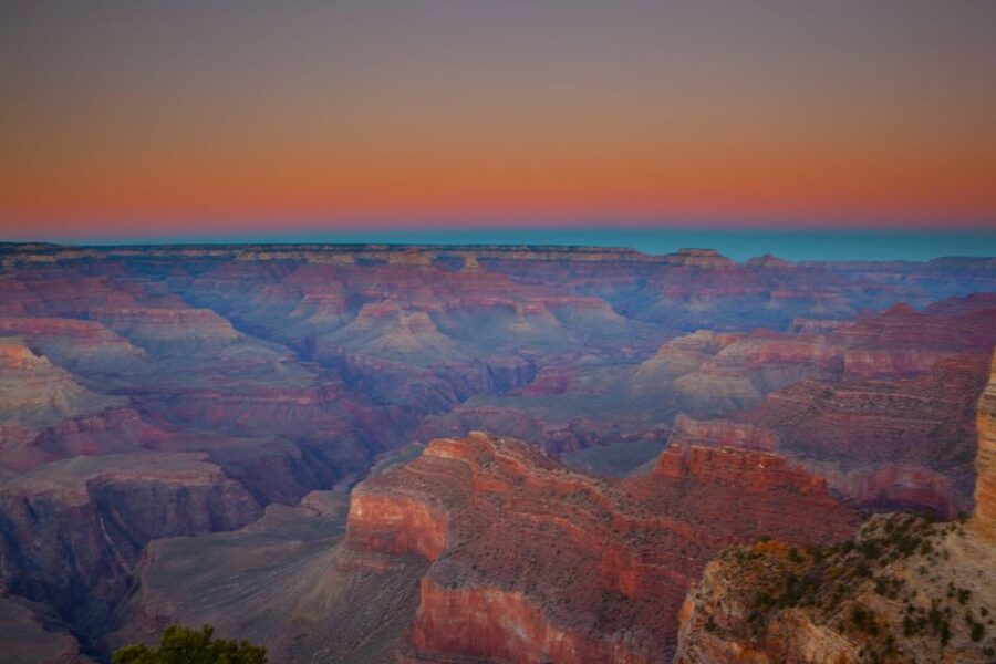 Las Vegas: Grand Canyon in Spanish with Skywalk and Lunch - Mojave Desert context: Dolan Spring and Joshua Tree Forest