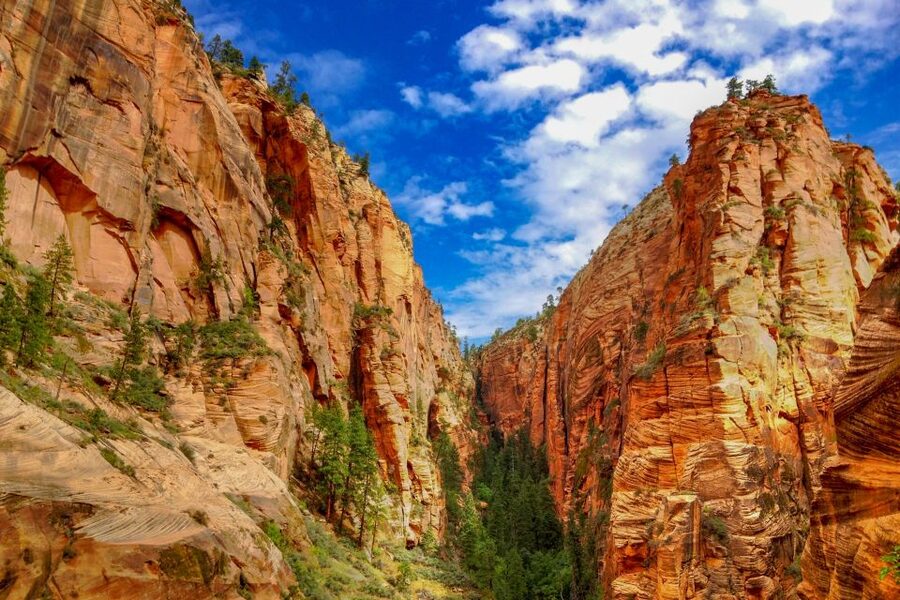 Las Vegas: Grand Canyon, Zion and Monument Valley 3-Day Tour - Monument Valley: Sunrise, Trading Post Stops, and a True 4x4 Jeep Ride