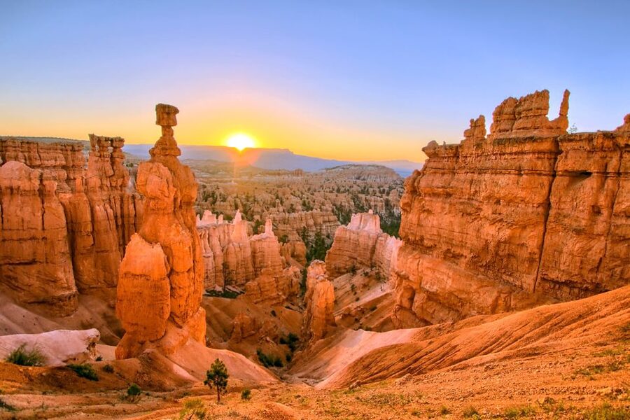 Las Vegas: Grand Canyon, Zion and Monument Valley 3-Day Tour - Las Vegas to Zion: The First Big Shift into Red Rock Country