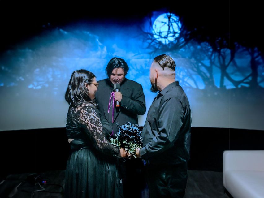 Las Vegas: Haunted House Wedding Ceremony + Photography - Who this wedding ceremony suits best
