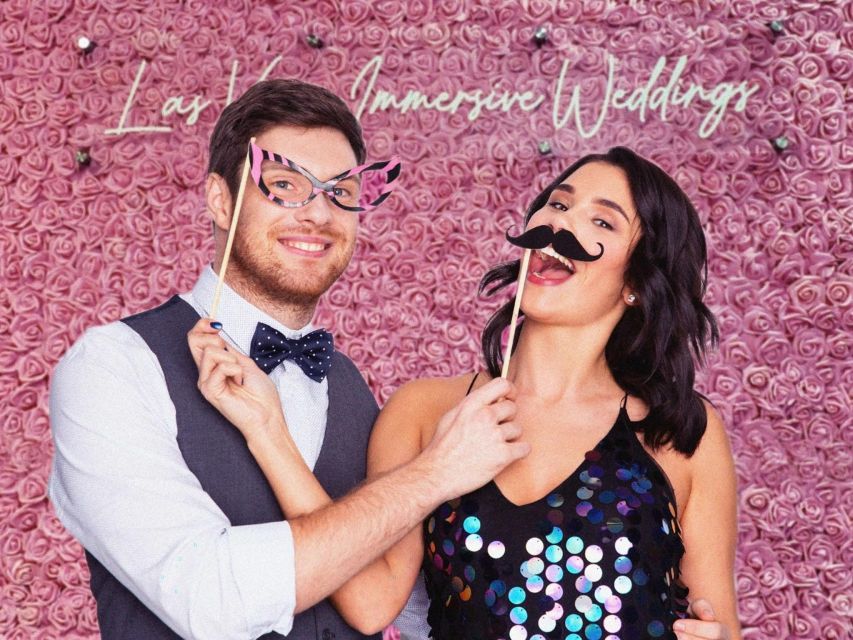 Las Vegas: Haunted House Wedding Ceremony + Photography - Language, atmosphere, and how the hosts affect the vibe