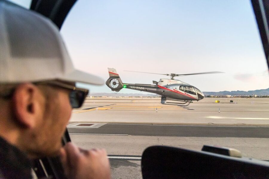 Las Vegas: Helicopter Night Flight over the Strip - Why a Las Vegas helicopter night flight works so well