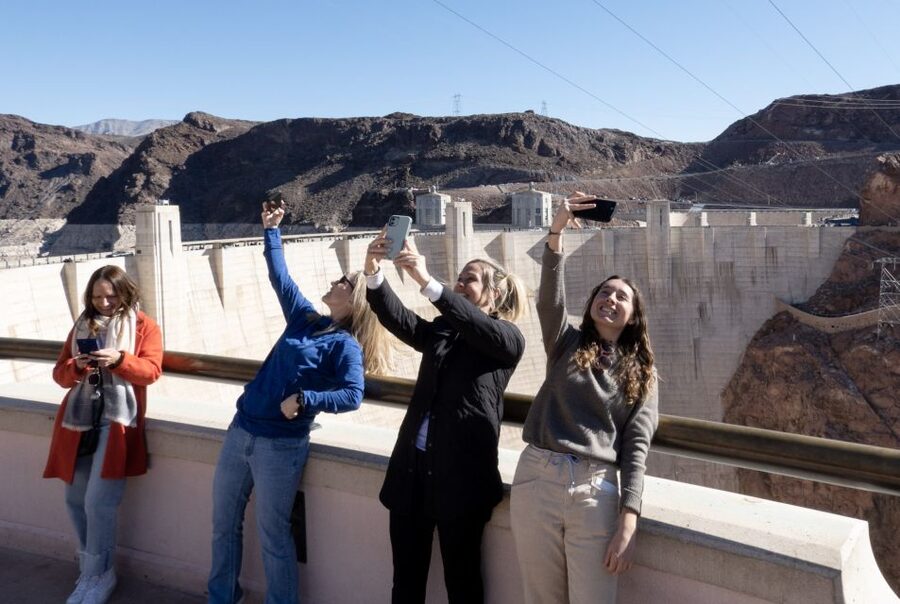 Las Vegas: Hoover Dam Tour with American-Style Hot Breakfast - Arizona Lookout Point and Lake Mead: when the views finally click