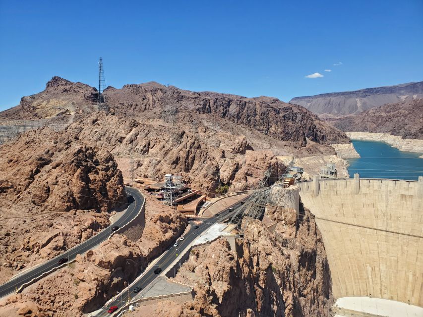 Las Vegas: Hoover Dam & Valley of Fire Day Trip with Brunch - Atlatl Rock petroglyphs: when 4,000-year-old art meets desert stone