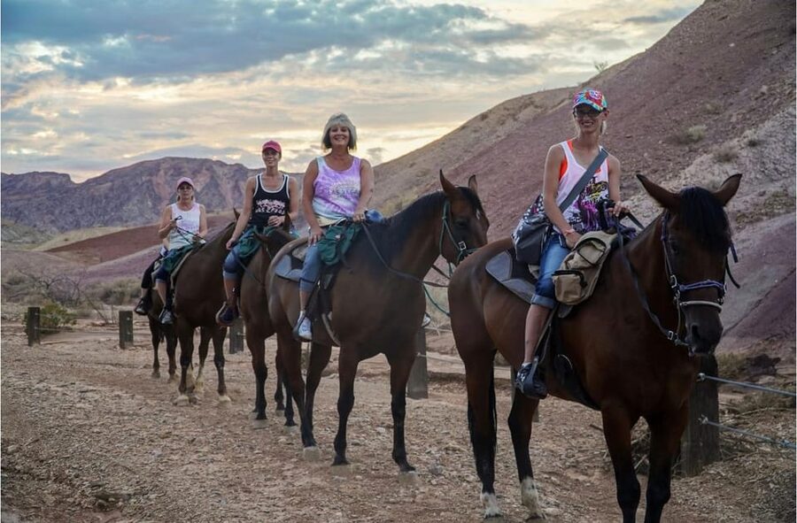 Las Vegas: Horseback Riding Tour with Lunch - Lunch After the Ride: BBQ Sandwiches, Beans, Corn, and Pie