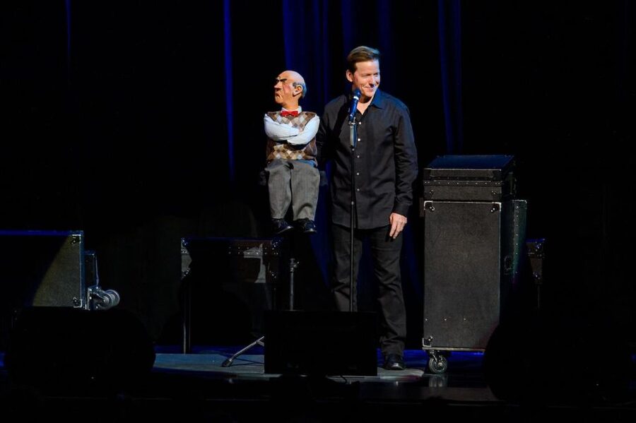 Las Vegas: Jeff Dunham - Artificial Intelligence - Should you book this Jeff Dunham show?