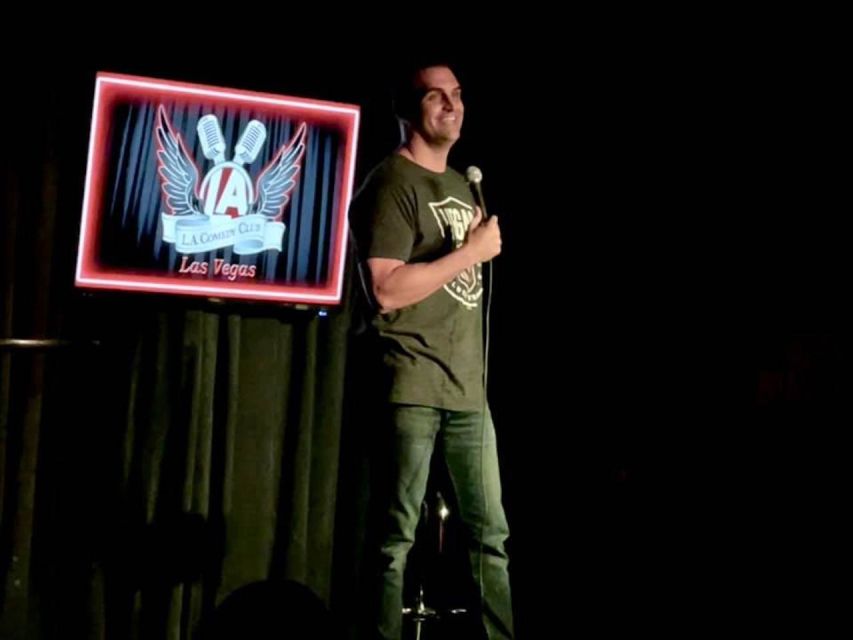 Las Vegas: L.A. Comedy Club at the STRAT Entry Ticket - What you actually see: the Dragon Room show experience