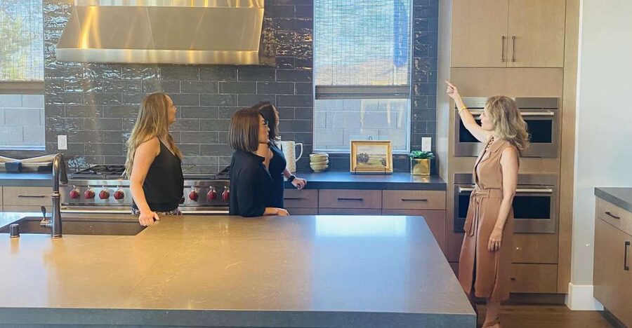 Las Vegas: Luxury Home Tour with Snacks and Drinks - Should you book this Las Vegas Luxury Home Tour?