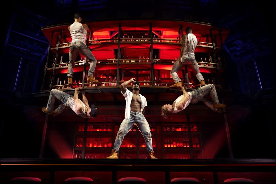 Las Vegas: Magic Mike Live Ticket - Alcohol and age rules: plan your night accordingly