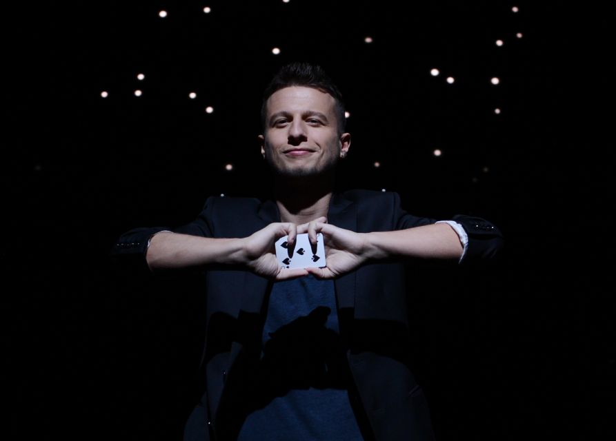 Las Vegas: Mat Franco Magic Reinvented Nightly Show Ticket - Language, Humor, and What to Expect if English Isn’t Your First Language