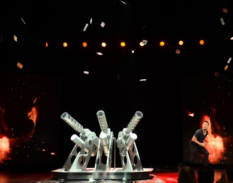 Las Vegas: Mat Franco Magic Reinvented Nightly Show Ticket - Effects and Comfort: Strobe Lights and Theatrical Smoke