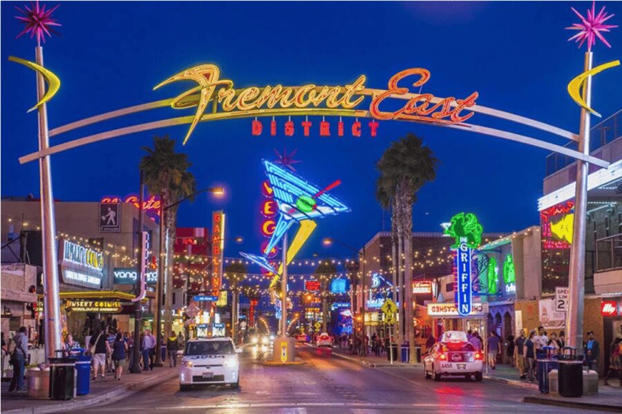 Las Vegas: Night City Tour with Hotel Pickup - What Makes the Guide the Real Value: James’s Approach