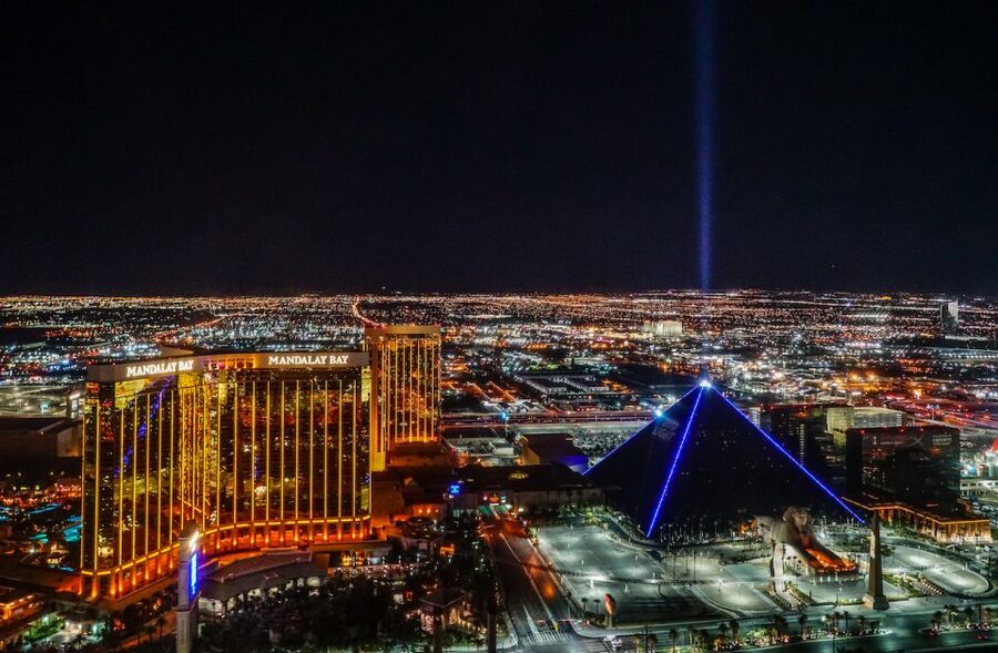 Las Vegas: Night Helicopter Flight over Las Vegas Strip - Is it worth $124 for a 10-minute flight?