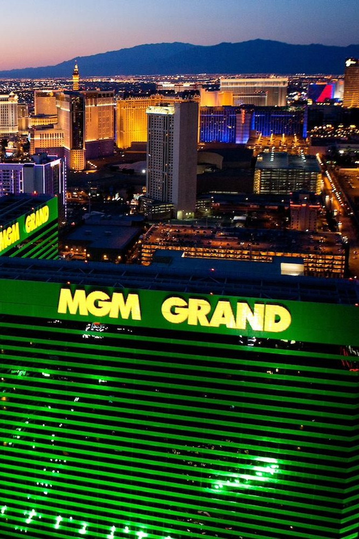 Las Vegas: Nighttime Helicopter Flight over the Strip - Why the Strip’s Lights Look Better From a Helicopter