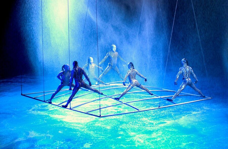 Las Vegas: “O” by Cirque du Soleil at Bellagio - Acrobats, synchronized swimmers, and brave divers