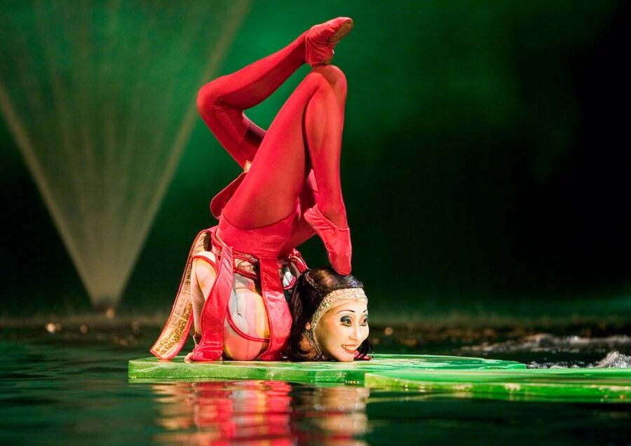 Las Vegas: “O” by Cirque du Soleil at Bellagio - Should you book Cirque du Soleil O at Bellagio?
