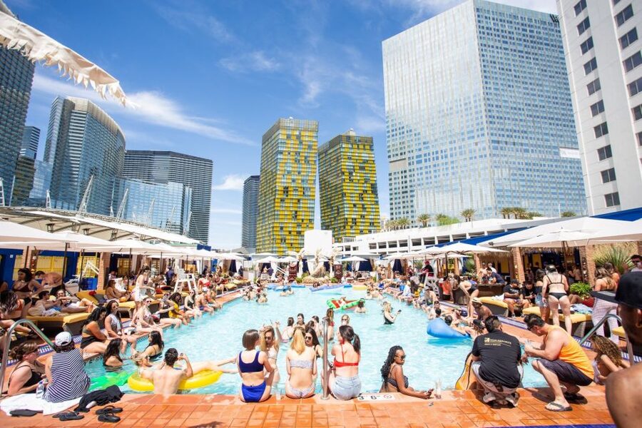Las Vegas: Party Bus Day Club Tour with Drinks & Club Entry - Expedited Venue Access: No Lines, No Covers