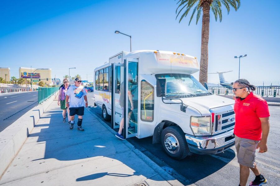Las Vegas: Pawn Stars, Counts Kustoms, Shelby American Tour - Shelby American: where the Ford vs. Ferrari connection feels real