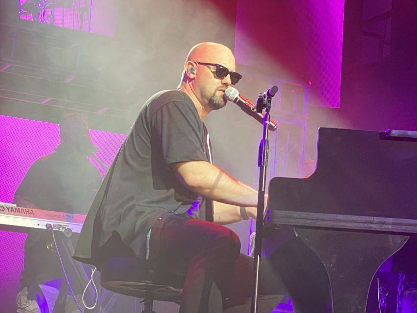Las Vegas: Piano Man by Kyle Martin Live Show Tickets - What to Bring (And What Not to Plan On)