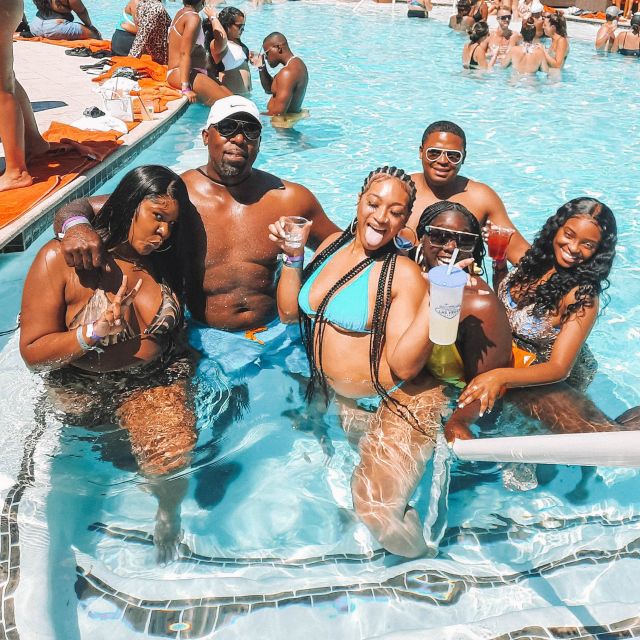 Las Vegas: Pool Crawl with Free Drinks on the Party Bus - Stop 1 on the Las Vegas Strip: pregame with guided time (about 50 minutes)