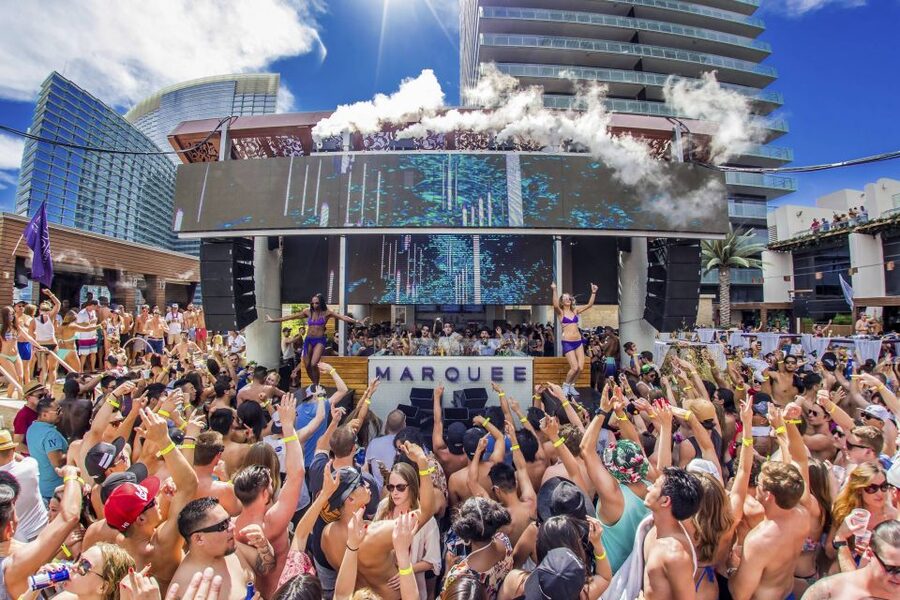 Las Vegas: Pool Party Crawl by Party Bus - How the 4-hour Pool Party Bus Crawl Actually Plays
