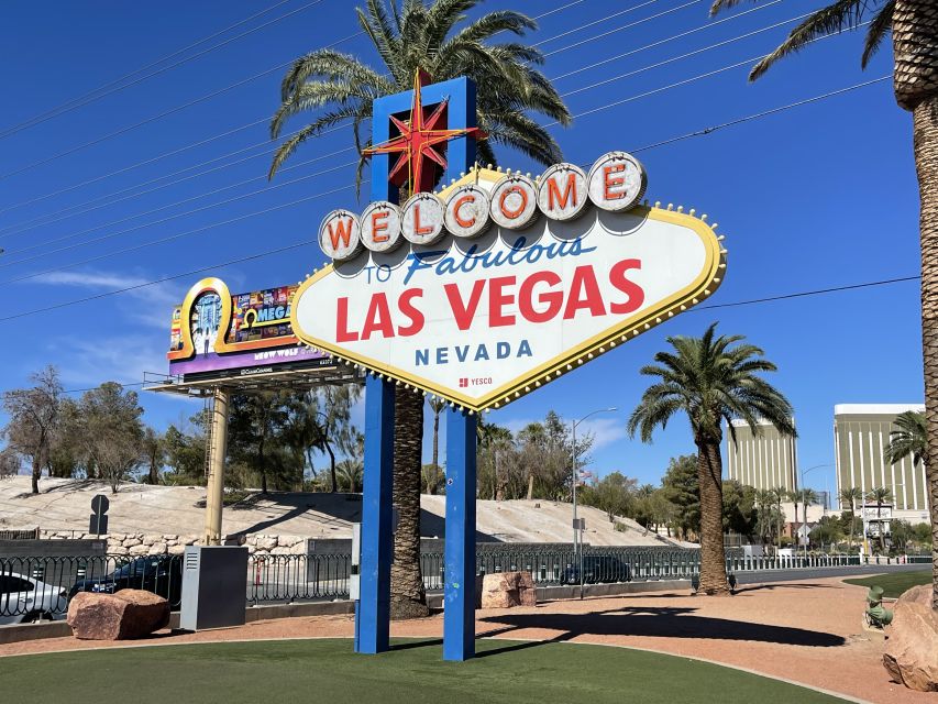 Las Vegas: Private 7 Magic Mountains and Vegas Sign Car Trip - Private car comfort, snacks, and why included water matters in the desert