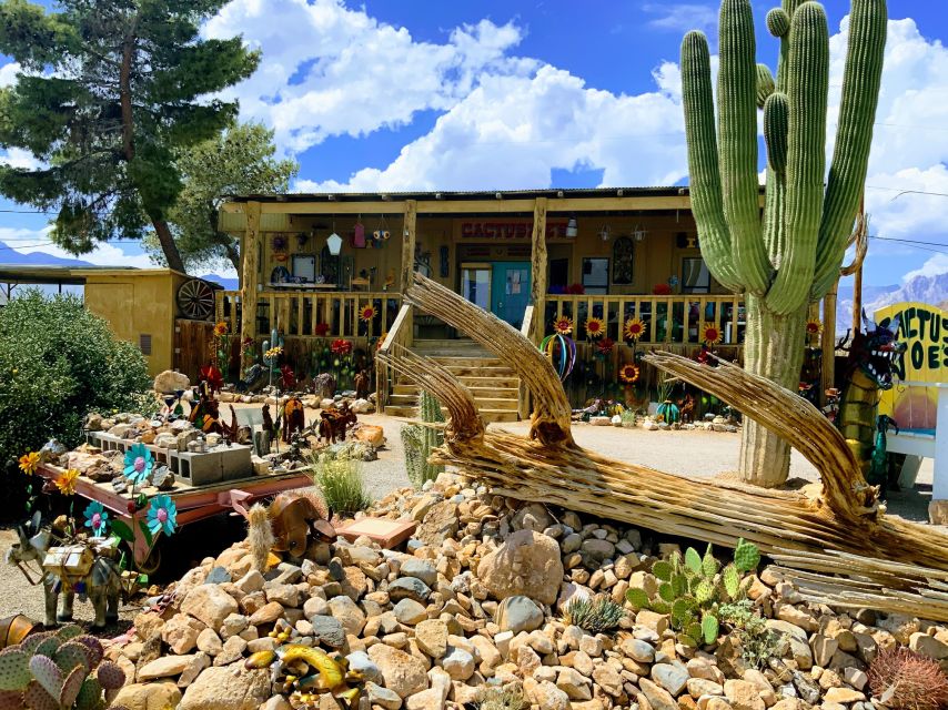 Las Vegas: Red Rock Canyon & Whimsical Cactus Joe's + Lunch - Photoshoot included: more than quick snapshots