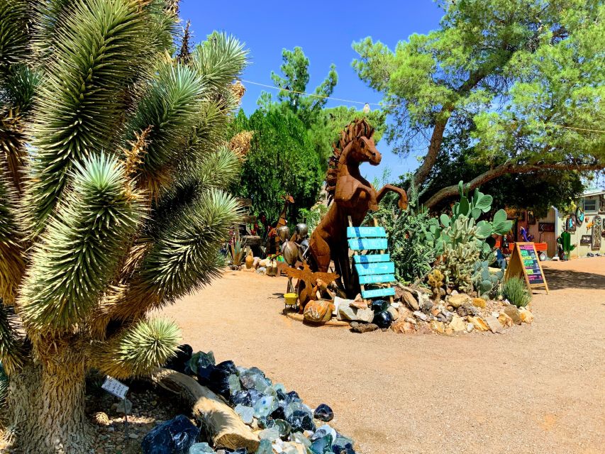 Las Vegas: Red Rock Canyon & Whimsical Cactus Joe's + Lunch - Red Rock’s outdoor museum: why it’s more than just scenery